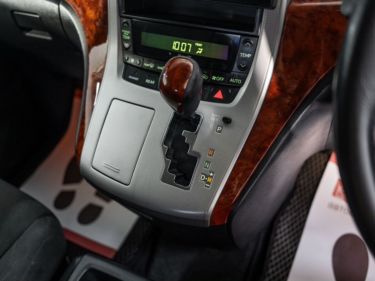Toyota Vellfire 2011 - фото автомобиля