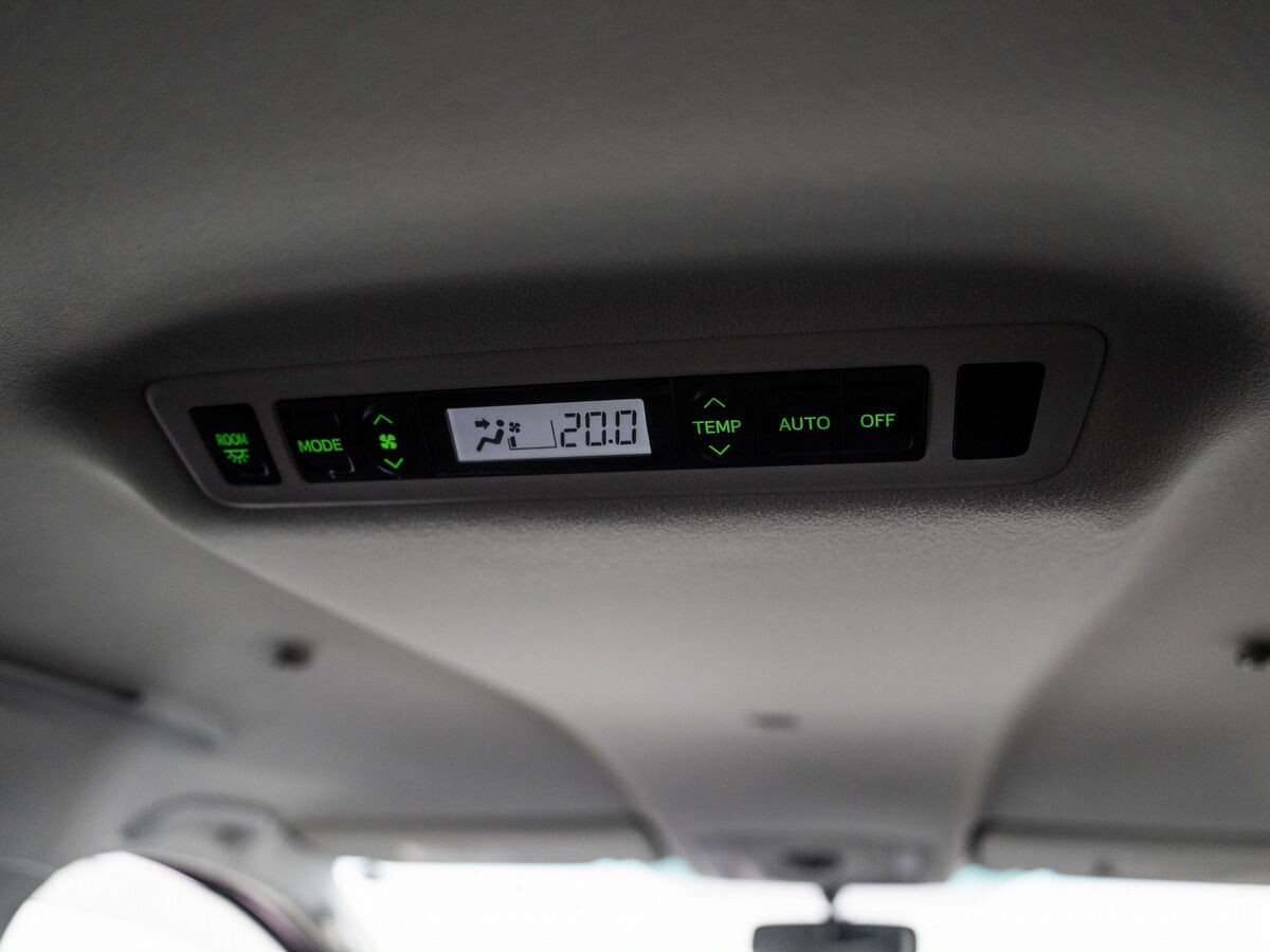 Toyota Vellfire 2011 - фото автомобиля