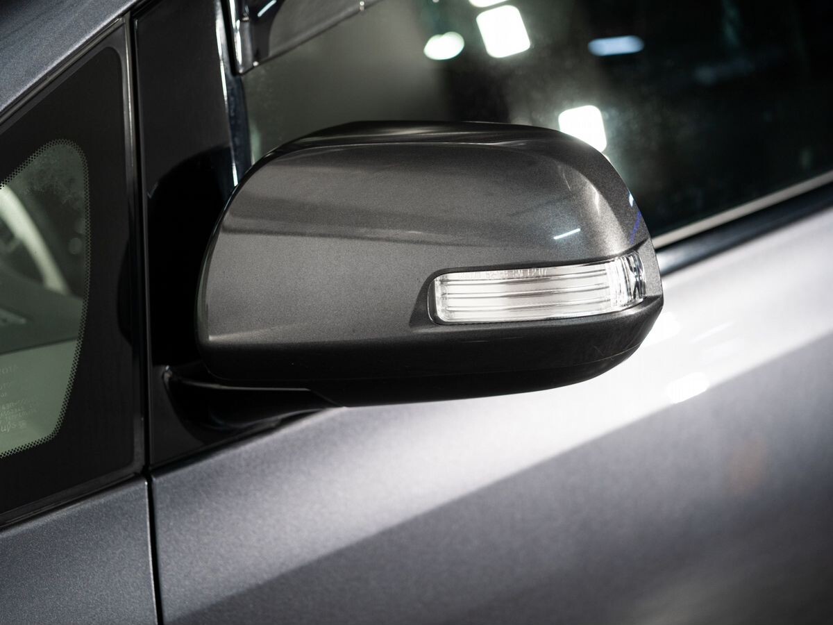 Toyota Vellfire 2011 - фото автомобиля