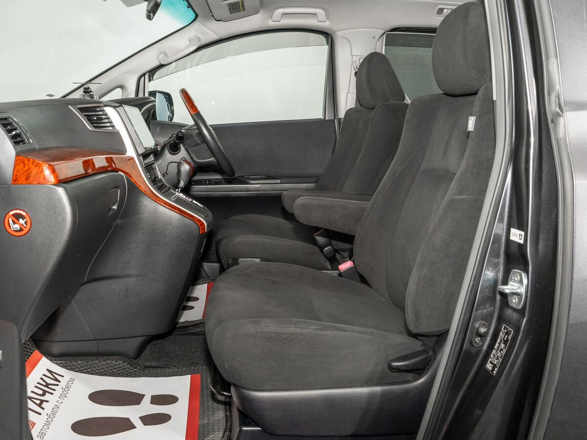 Toyota Vellfire 2011 - фото автомобиля