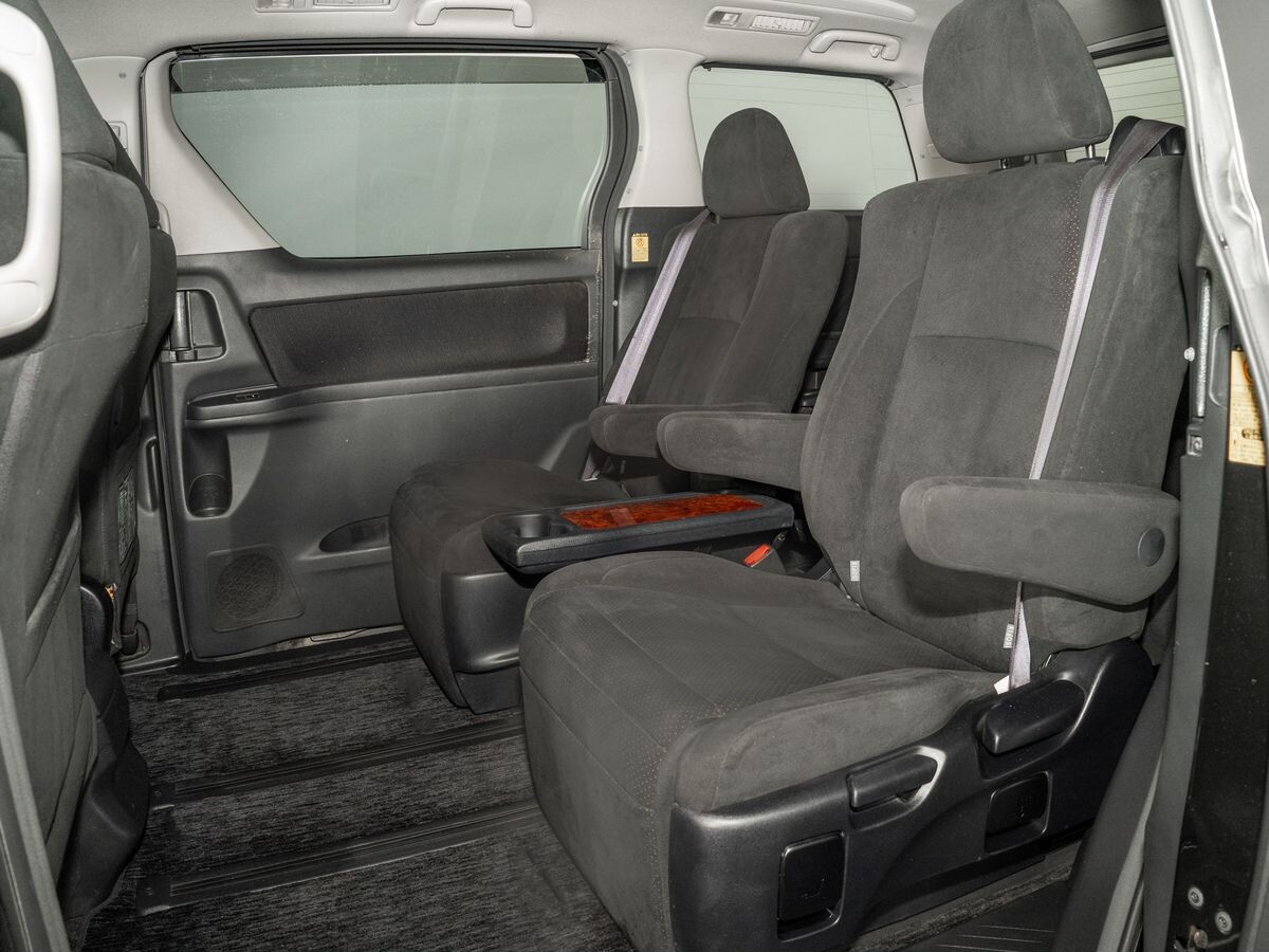 Toyota Vellfire 2011 - фото автомобиля