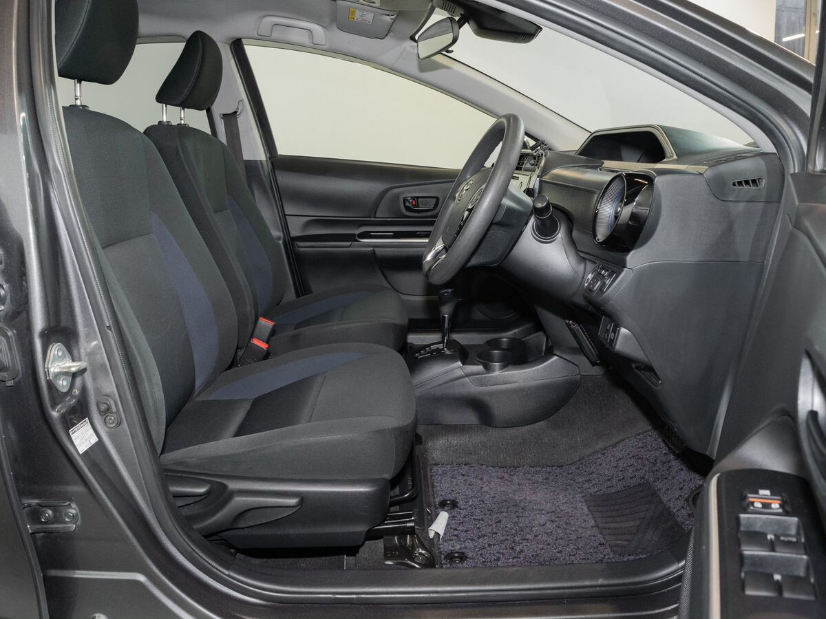 Toyota Aqua 2018 - фото автомобиля