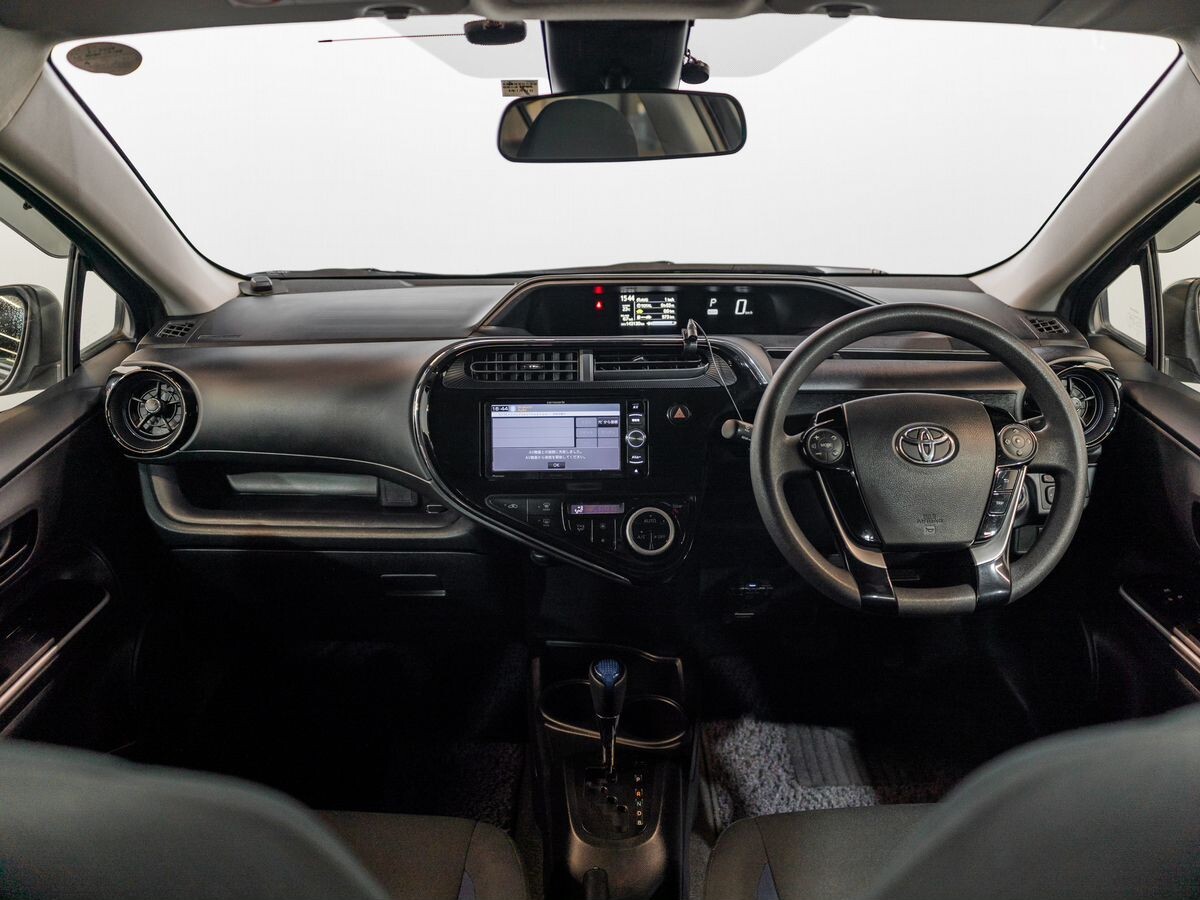 Toyota Aqua 2018 - фото автомобиля