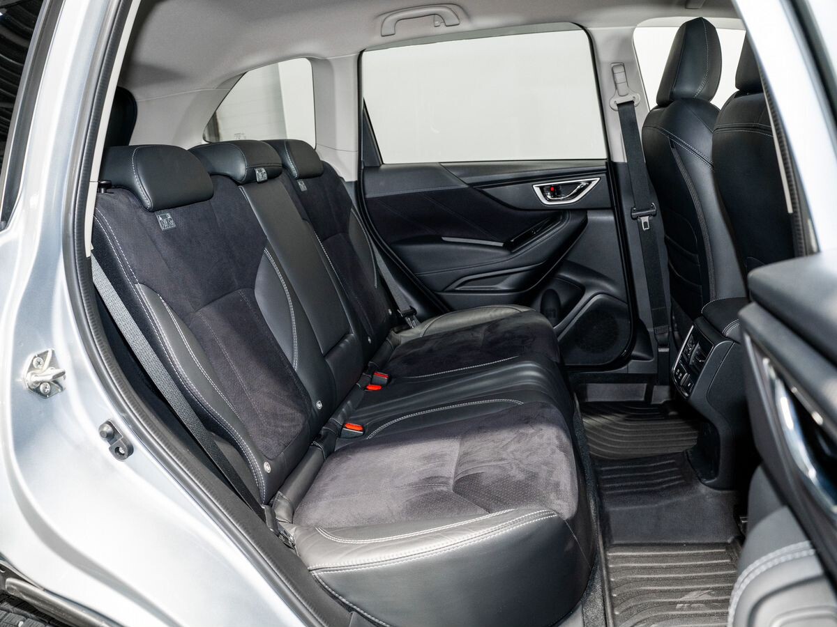 Subaru Forester 2021 - фото автомобиля