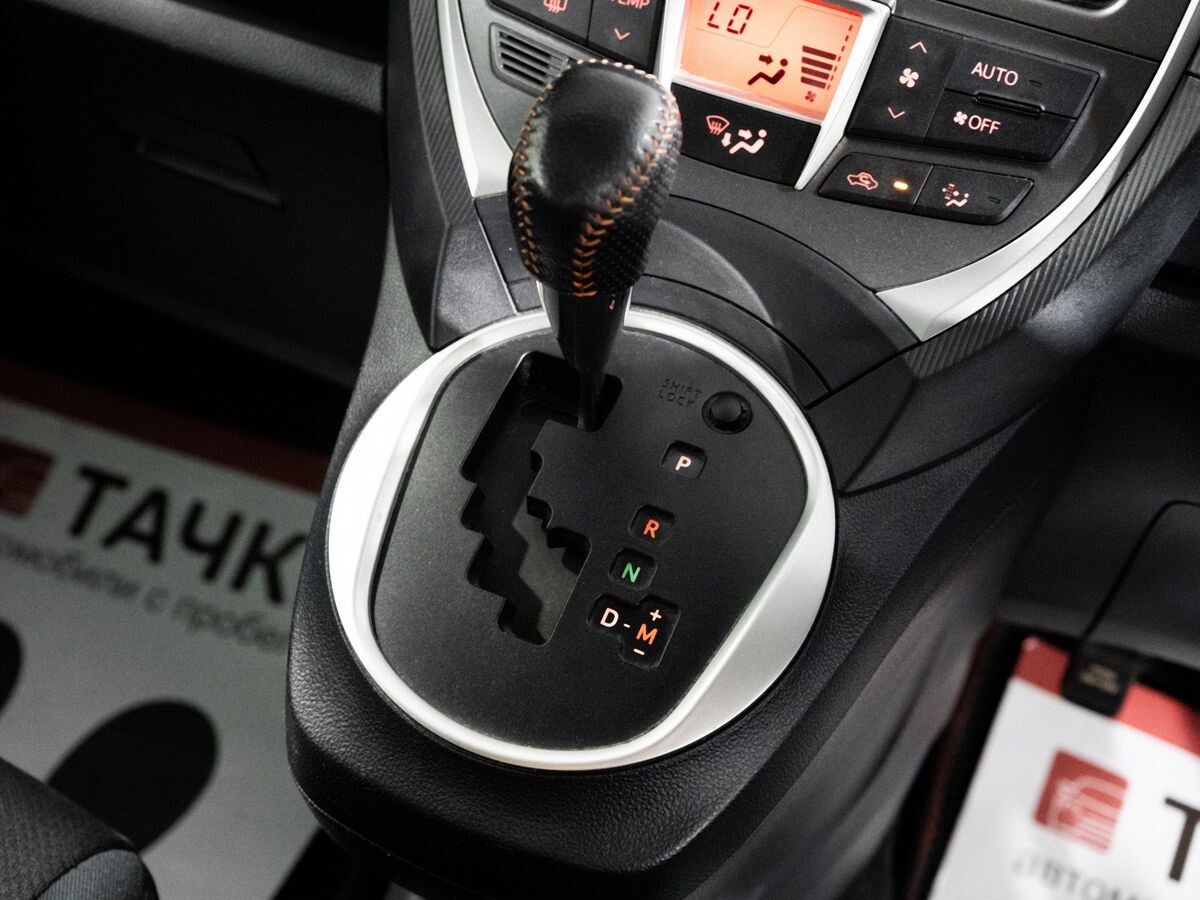 Subaru Trezia 2011 - фото автомобиля