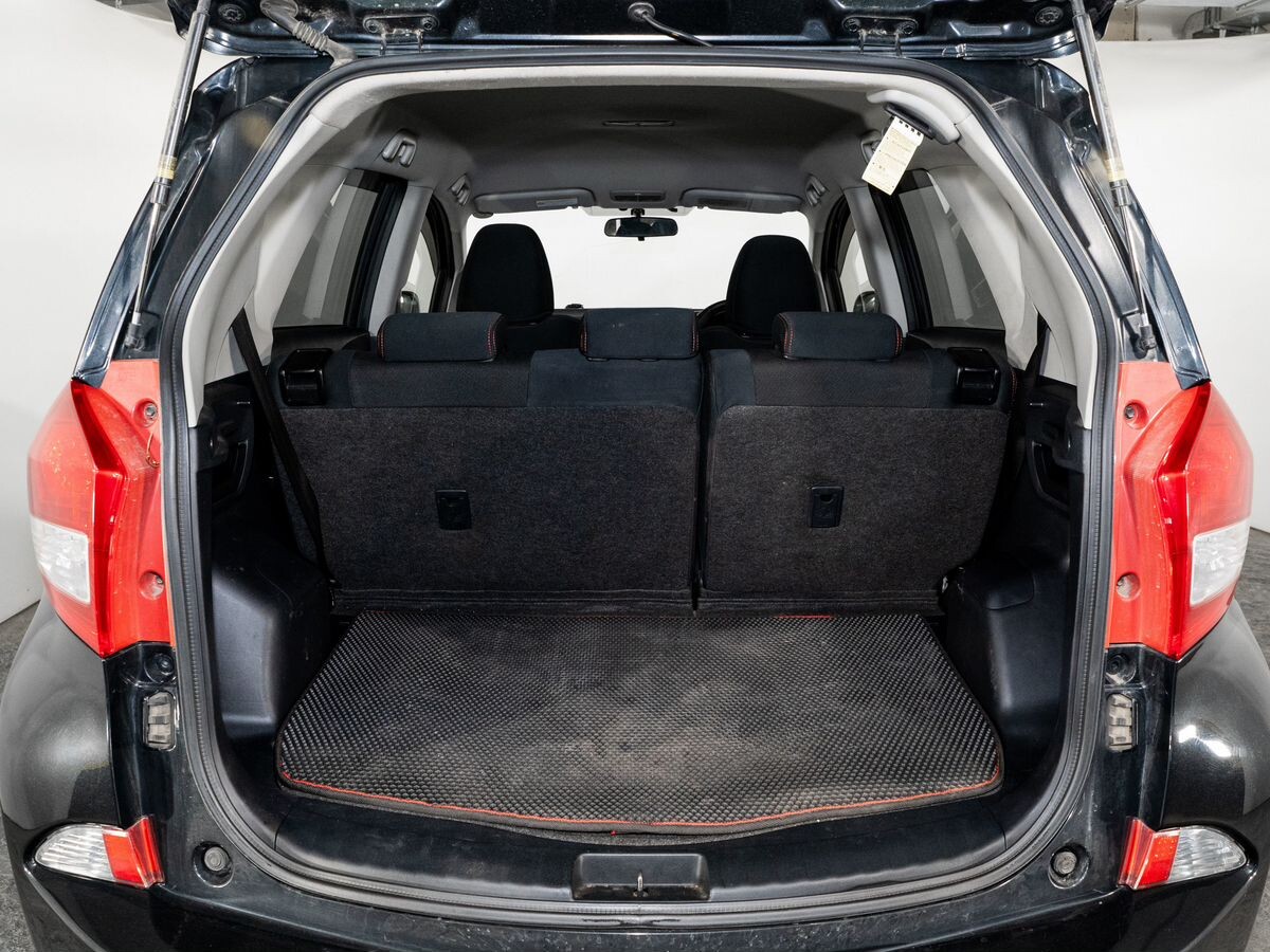 Subaru Trezia 2011 - фото автомобиля
