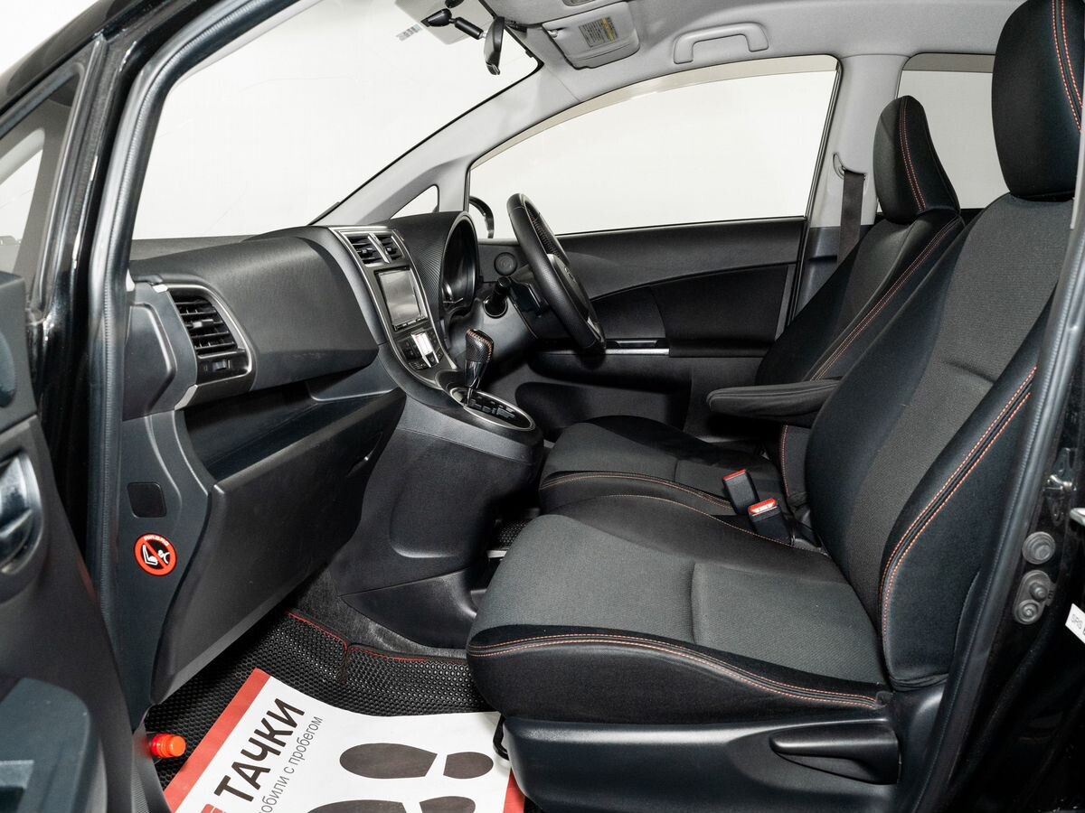 Subaru Trezia 2011 - фото автомобиля