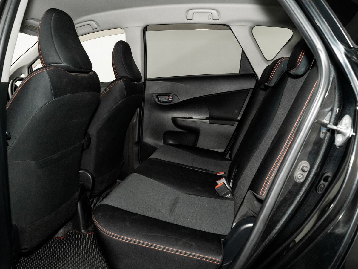 Subaru Trezia 2011 - фото автомобиля
