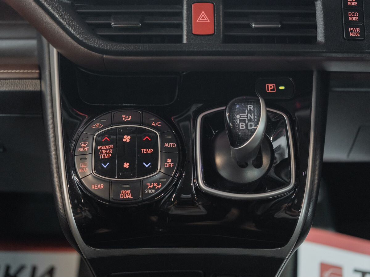 Toyota Esquire 2014 - фото автомобиля