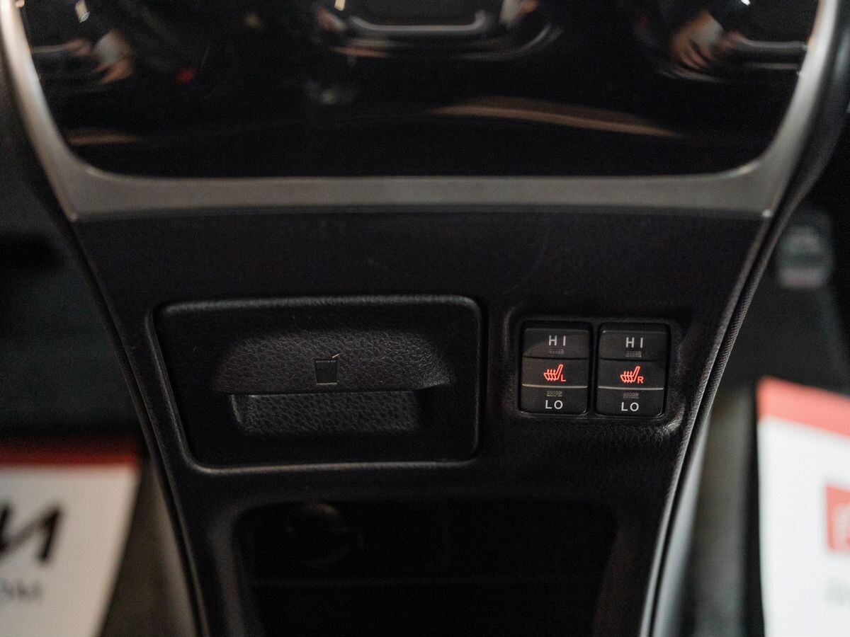 Toyota Esquire 2014 - фото автомобиля