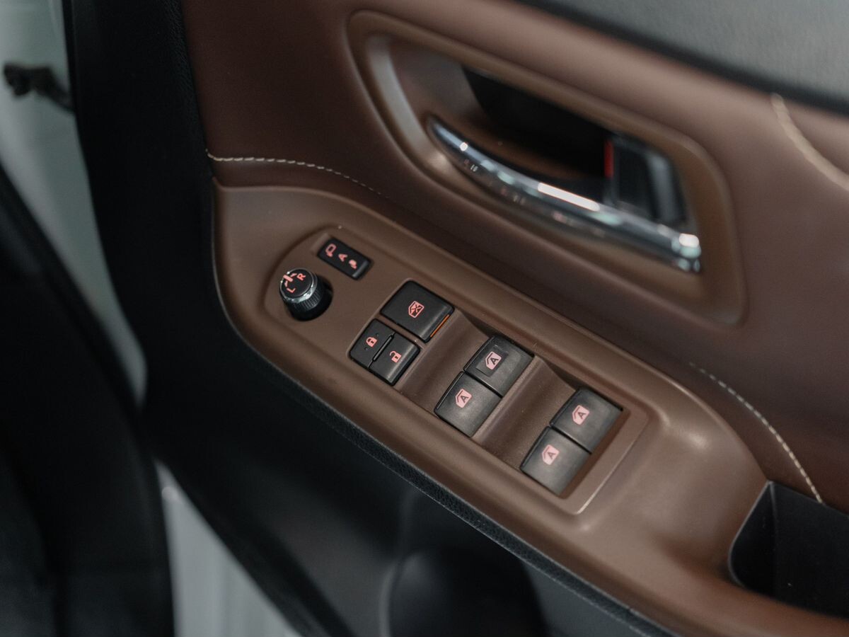 Toyota Esquire 2014 - фото автомобиля