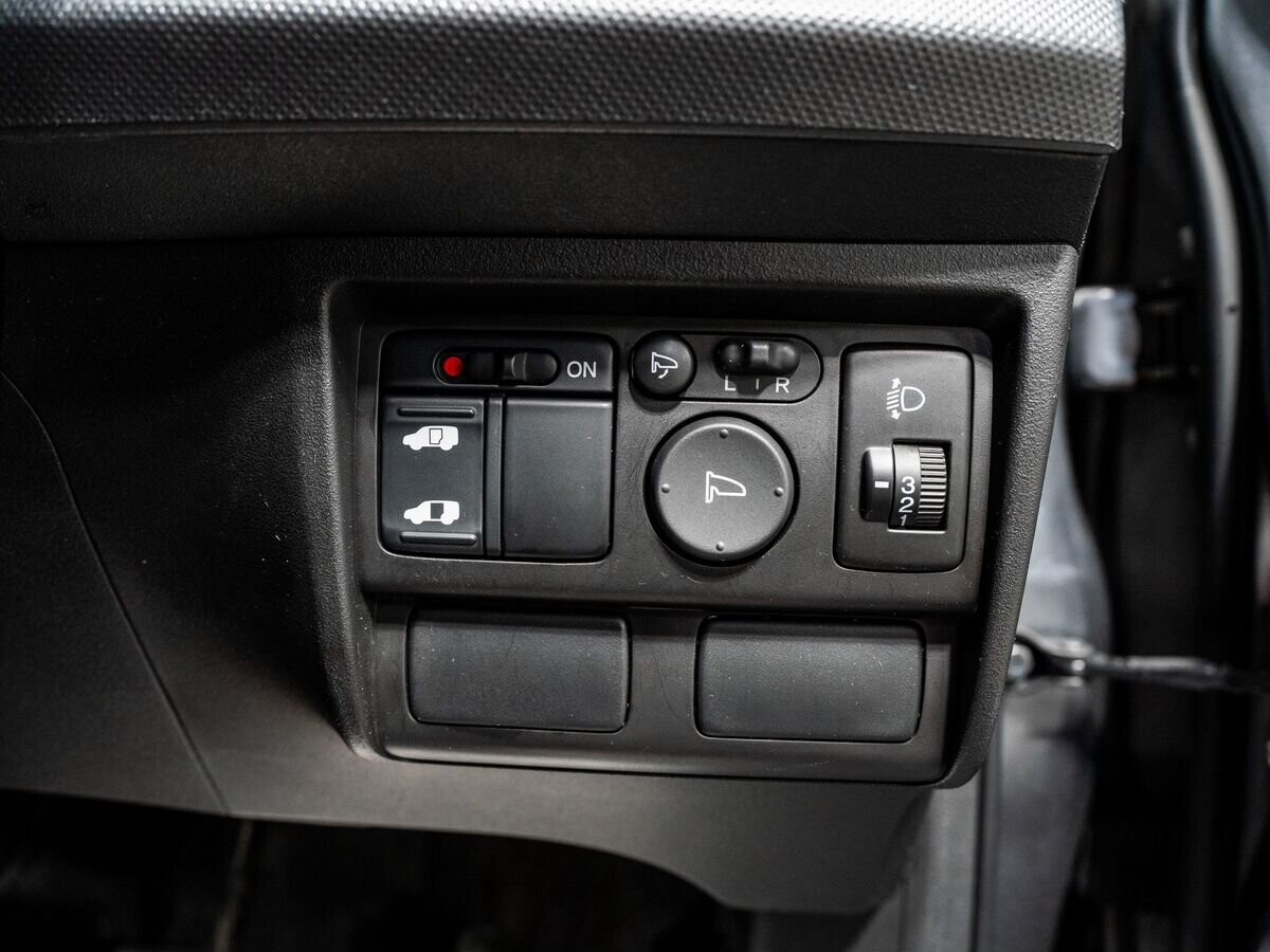 Honda Freed 2010 - фото автомобиля
