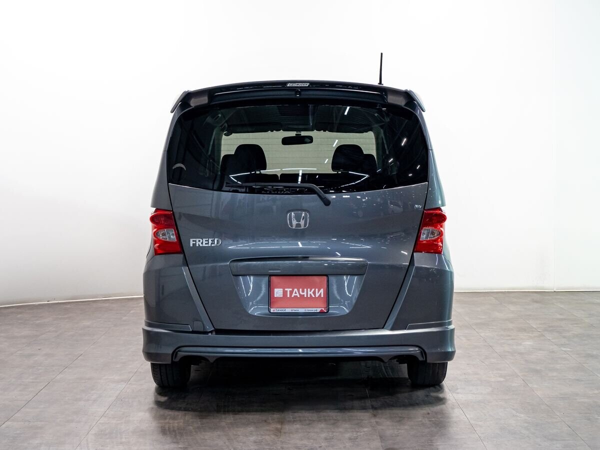 Honda Freed 2010 - фото автомобиля
