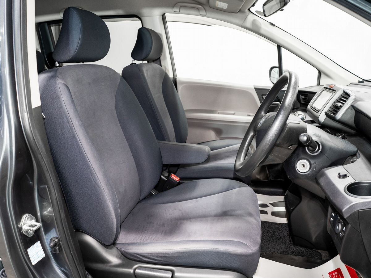 Honda Freed 2010 - фото автомобиля