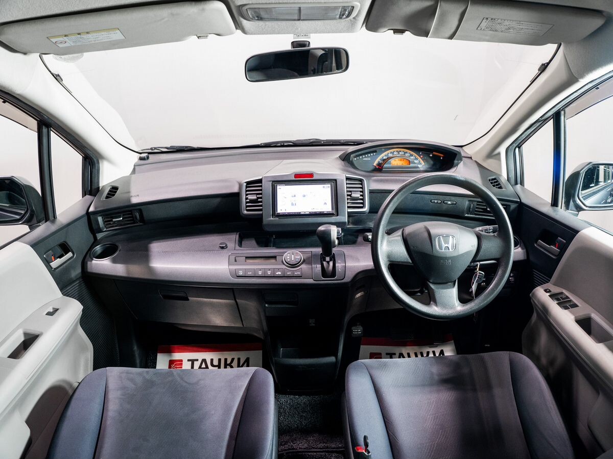 Honda Freed 2010 - фото автомобиля
