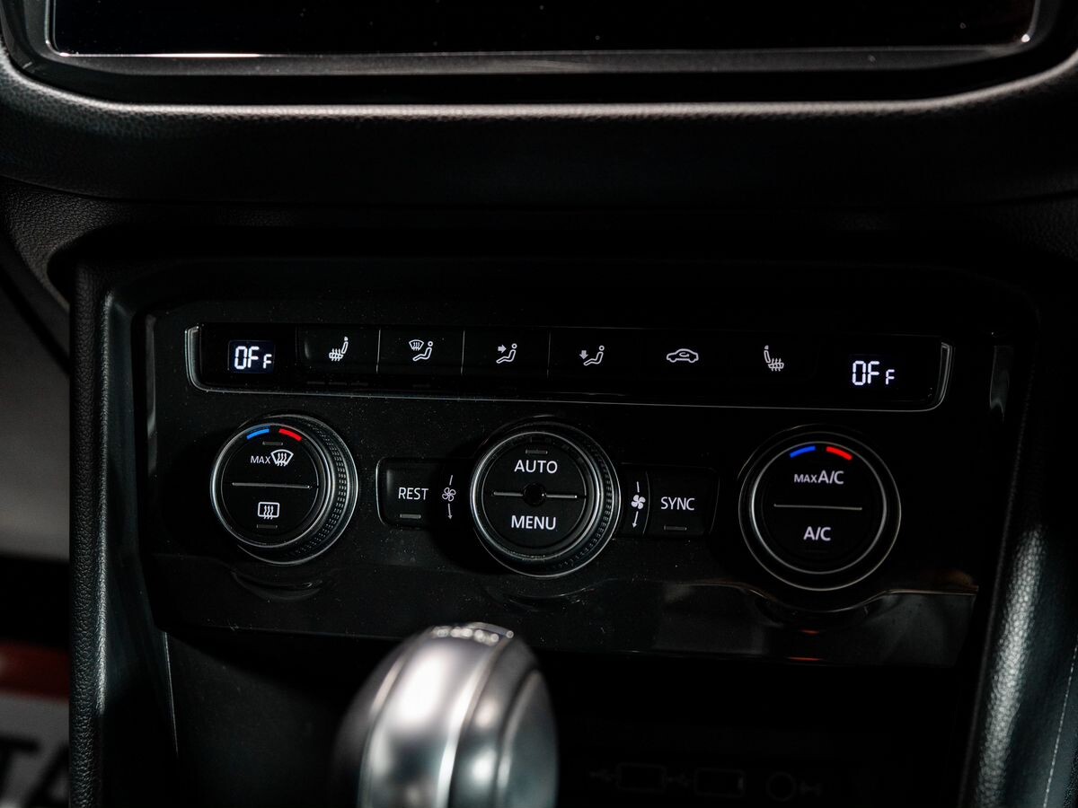Volkswagen Tiguan 2019 - фото автомобиля