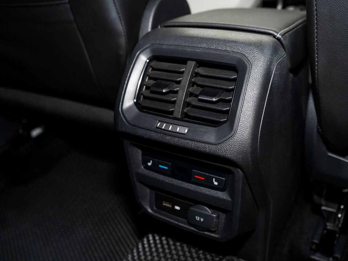 Volkswagen Tiguan 2019 - фото автомобиля