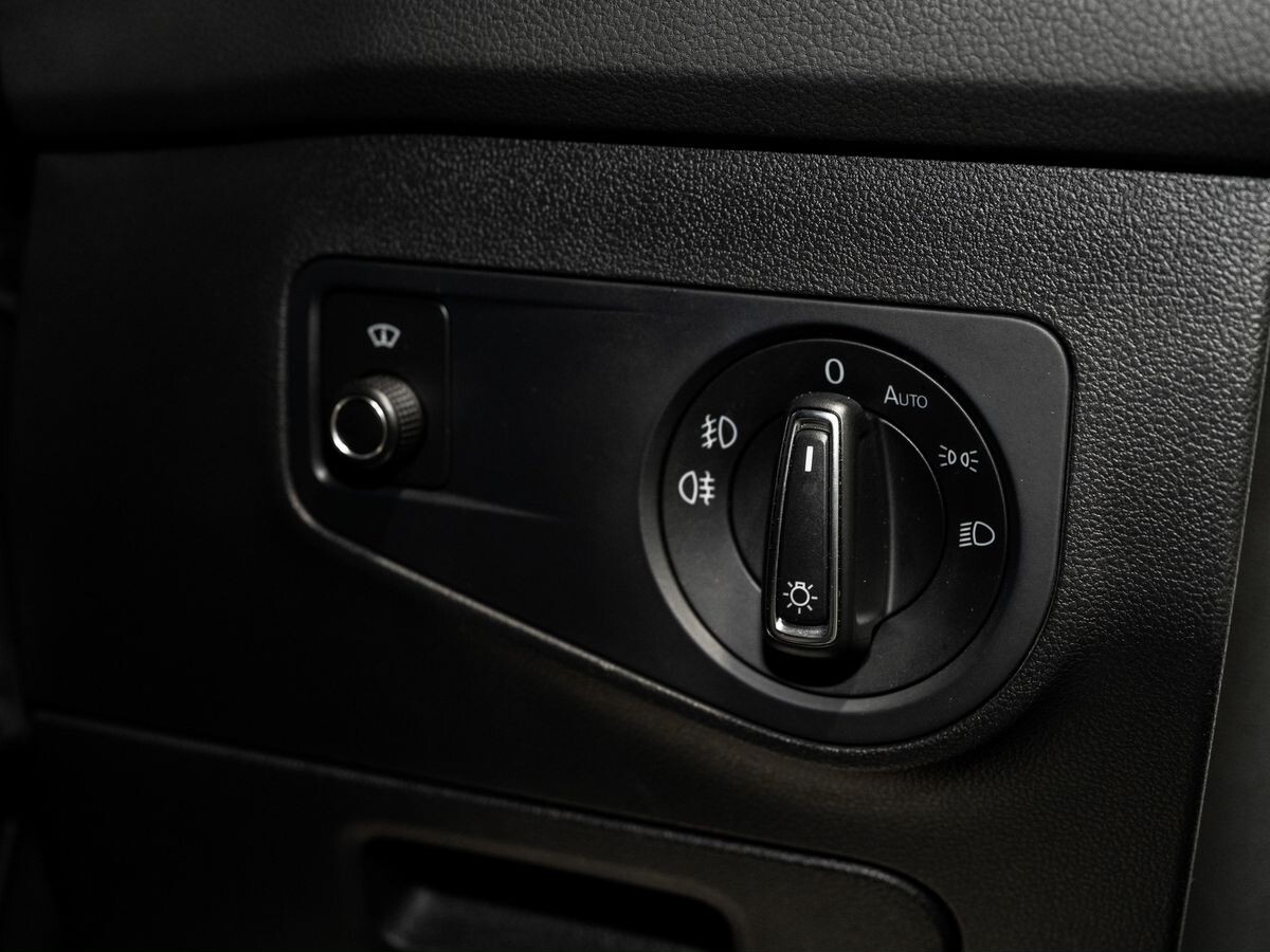 Volkswagen Tiguan 2019 - фото автомобиля
