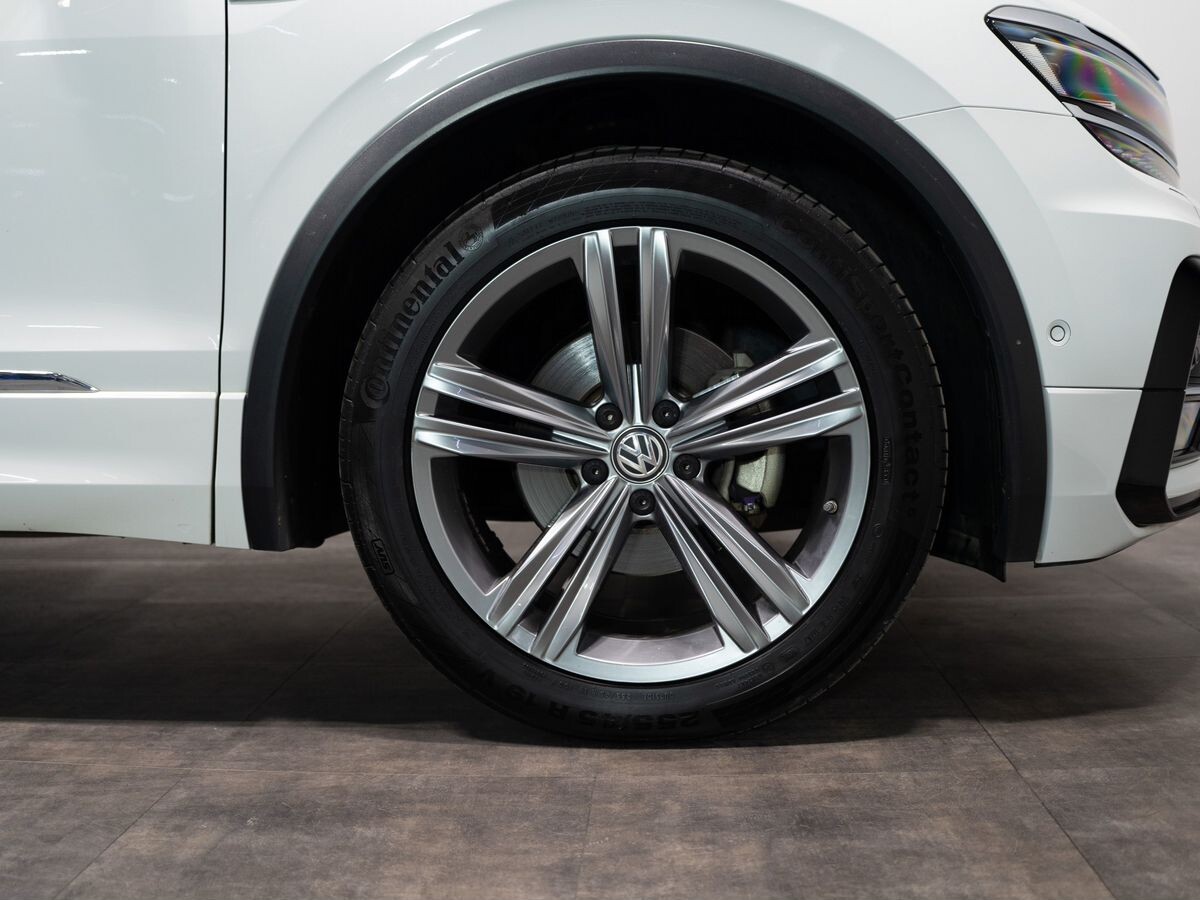 Volkswagen Tiguan 2019 - фото автомобиля