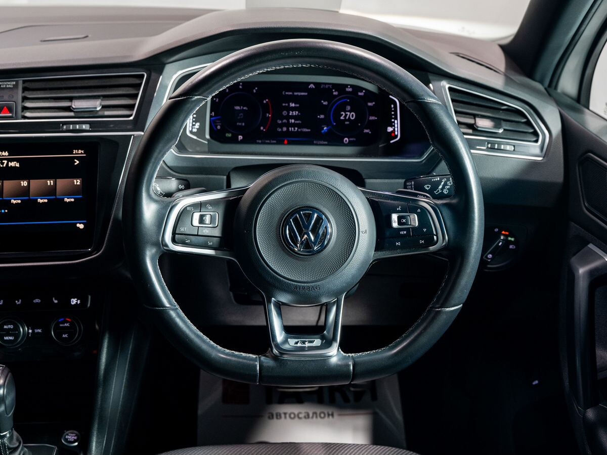 Volkswagen Tiguan 2019 - фото автомобиля