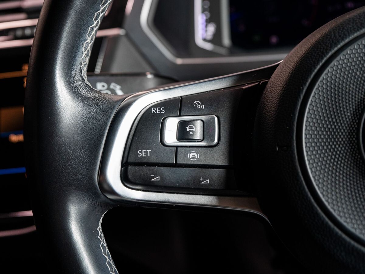 Volkswagen Tiguan 2019 - фото автомобиля