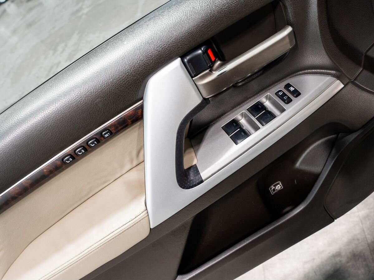Toyota Land Cruiser 2008 - фото автомобиля