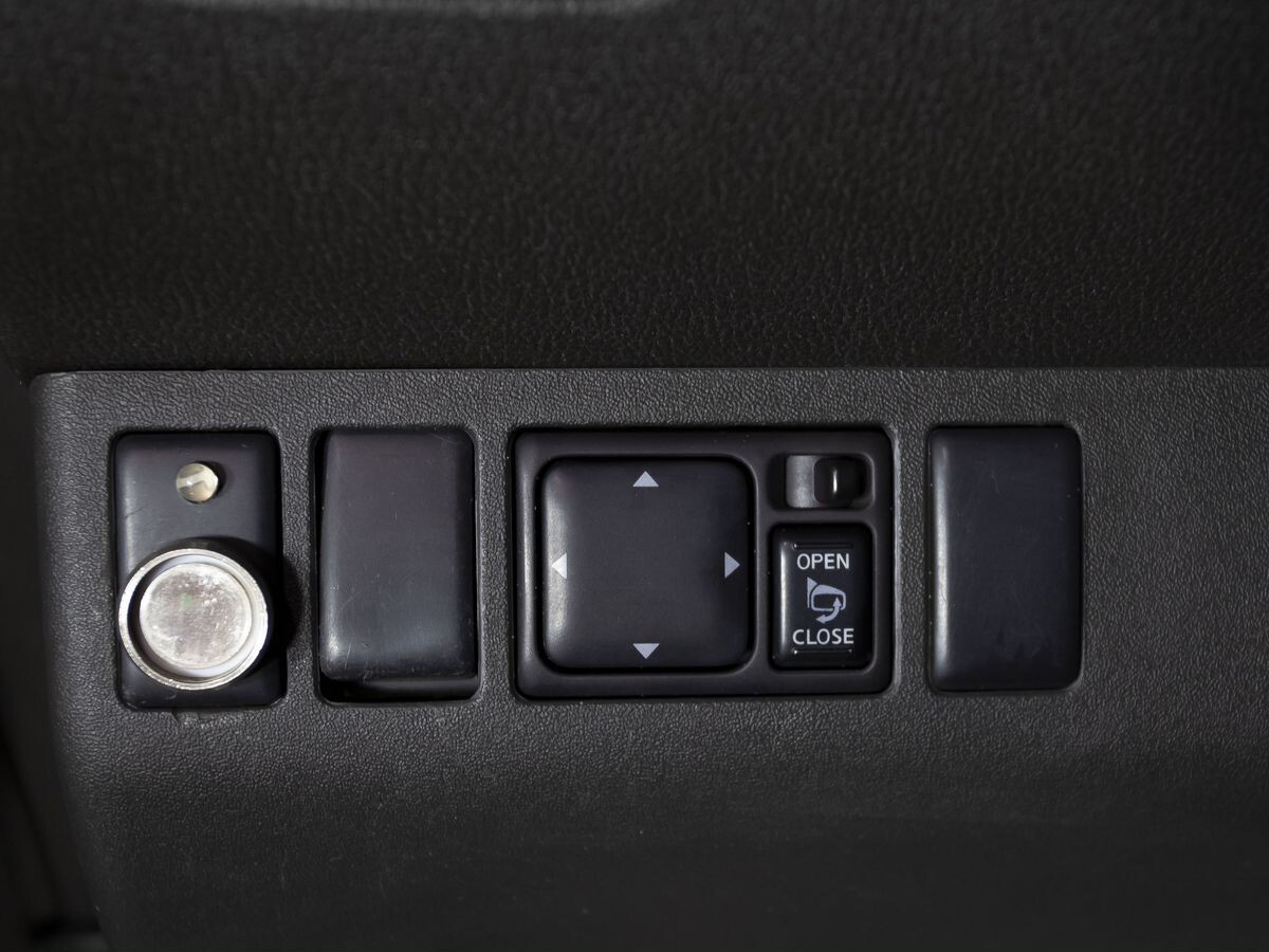 Nissan Pathfinder 2006 - фото автомобиля