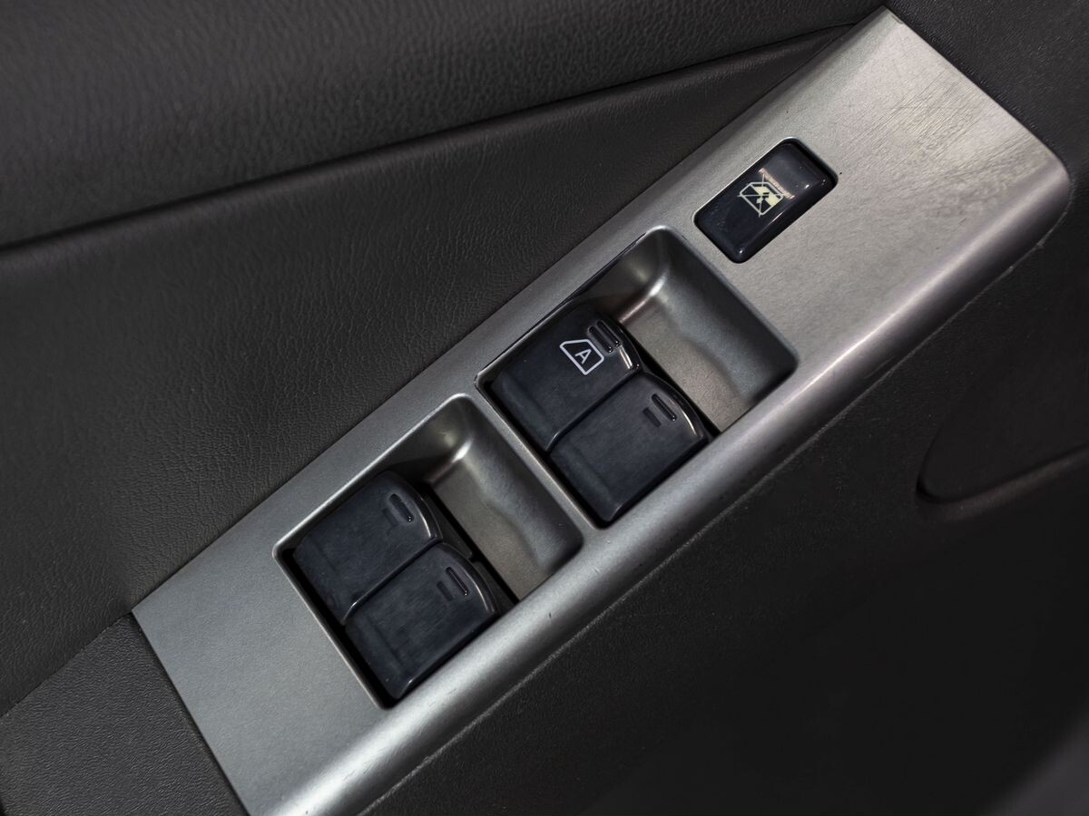Nissan Pathfinder 2006 - фото автомобиля