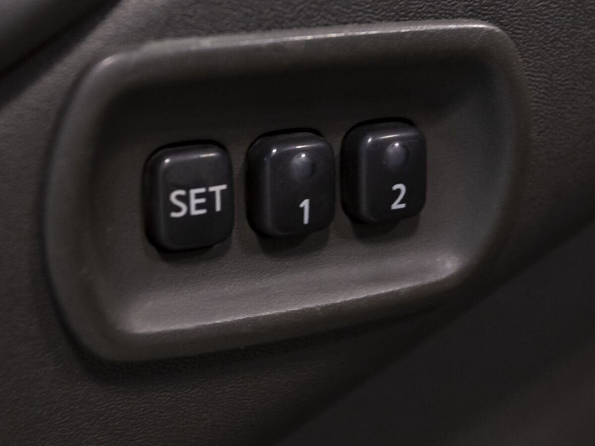 Nissan Pathfinder 2006 - фото автомобиля
