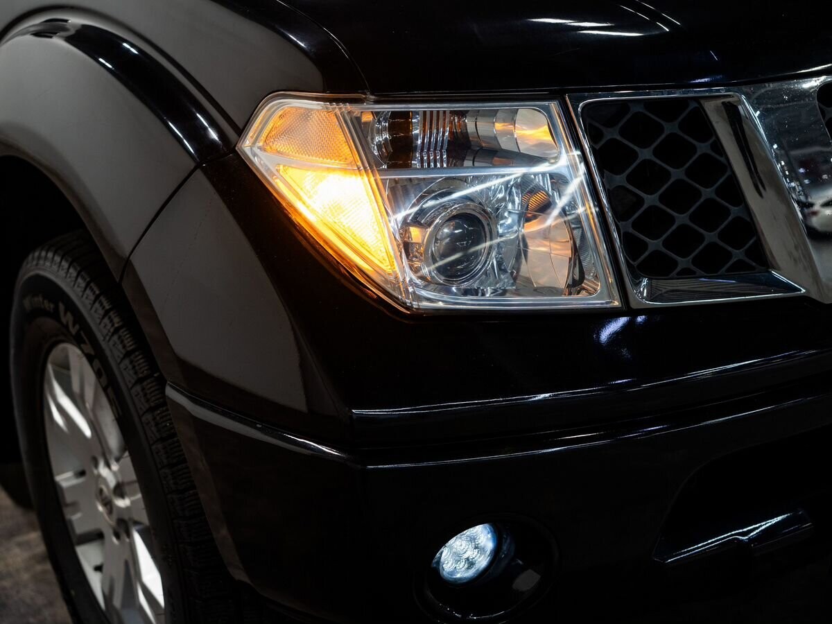 Nissan Pathfinder 2006 - фото автомобиля