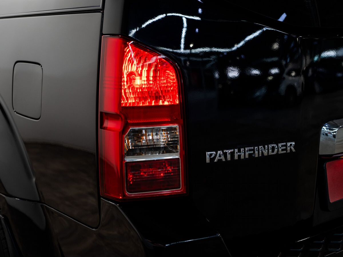 Nissan Pathfinder 2006 - фото автомобиля