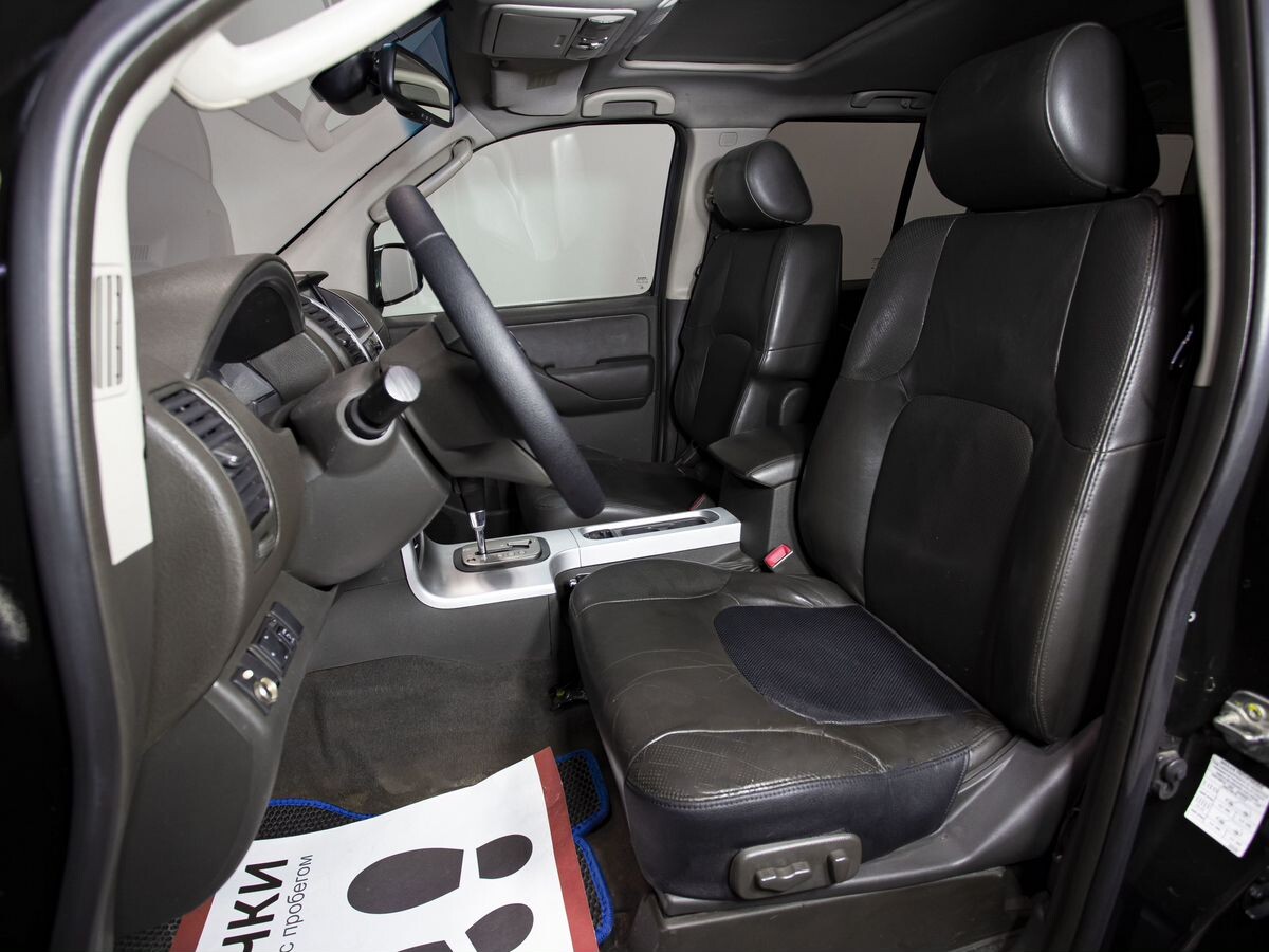 Nissan Pathfinder 2006 - фото автомобиля