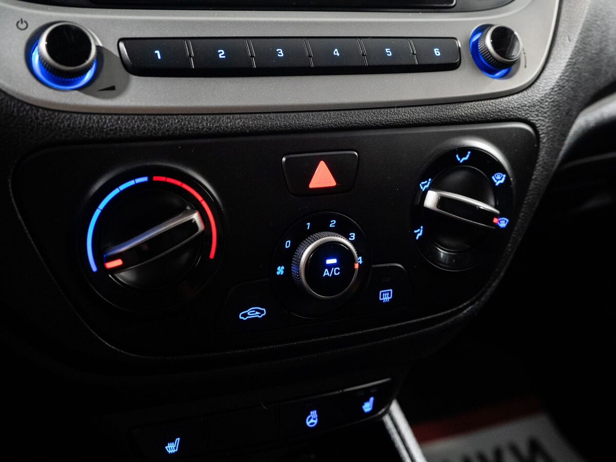 Hyundai Solaris 2017 - фото автомобиля