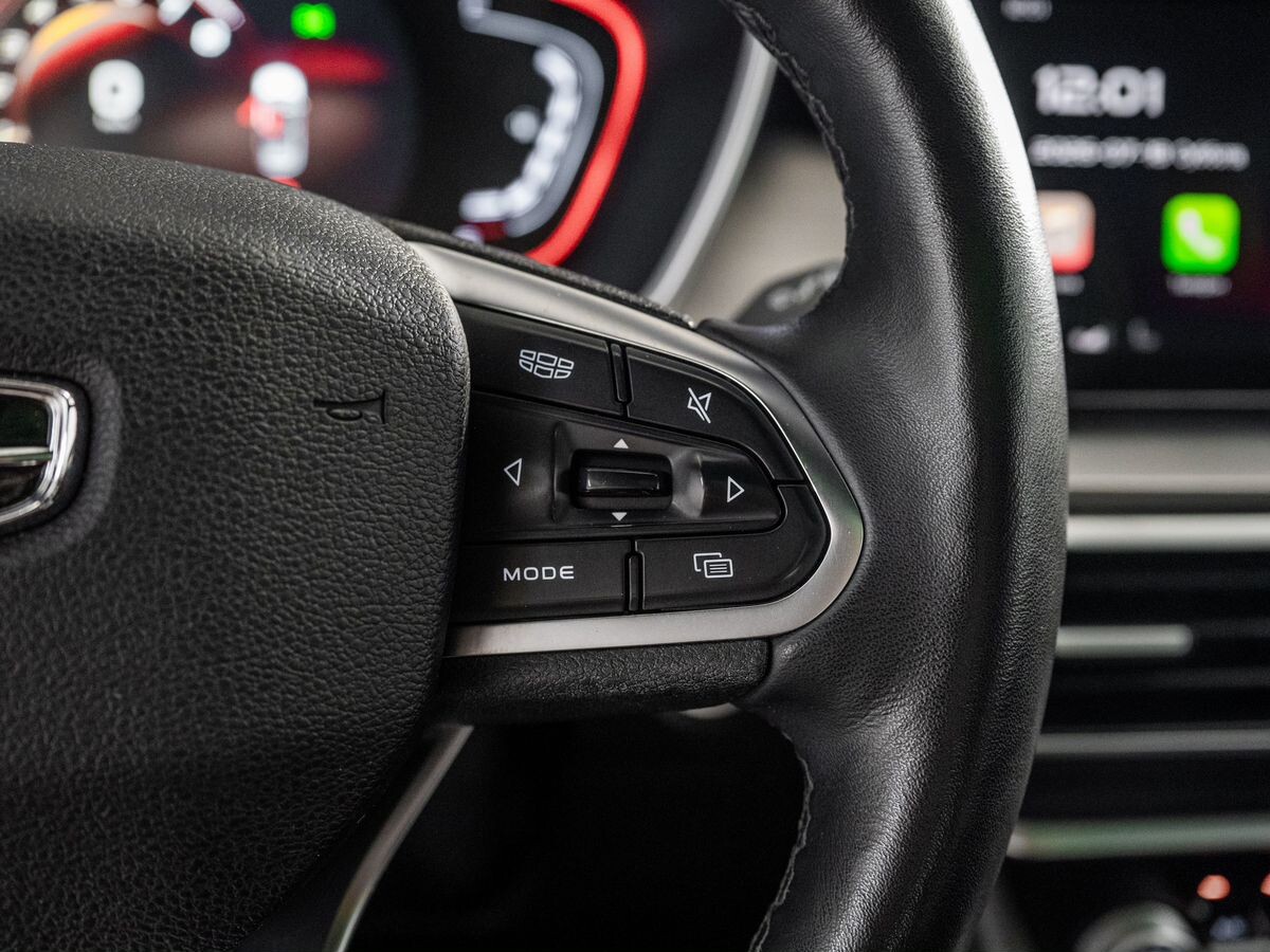 Geely Coolray 2022 - фото автомобиля