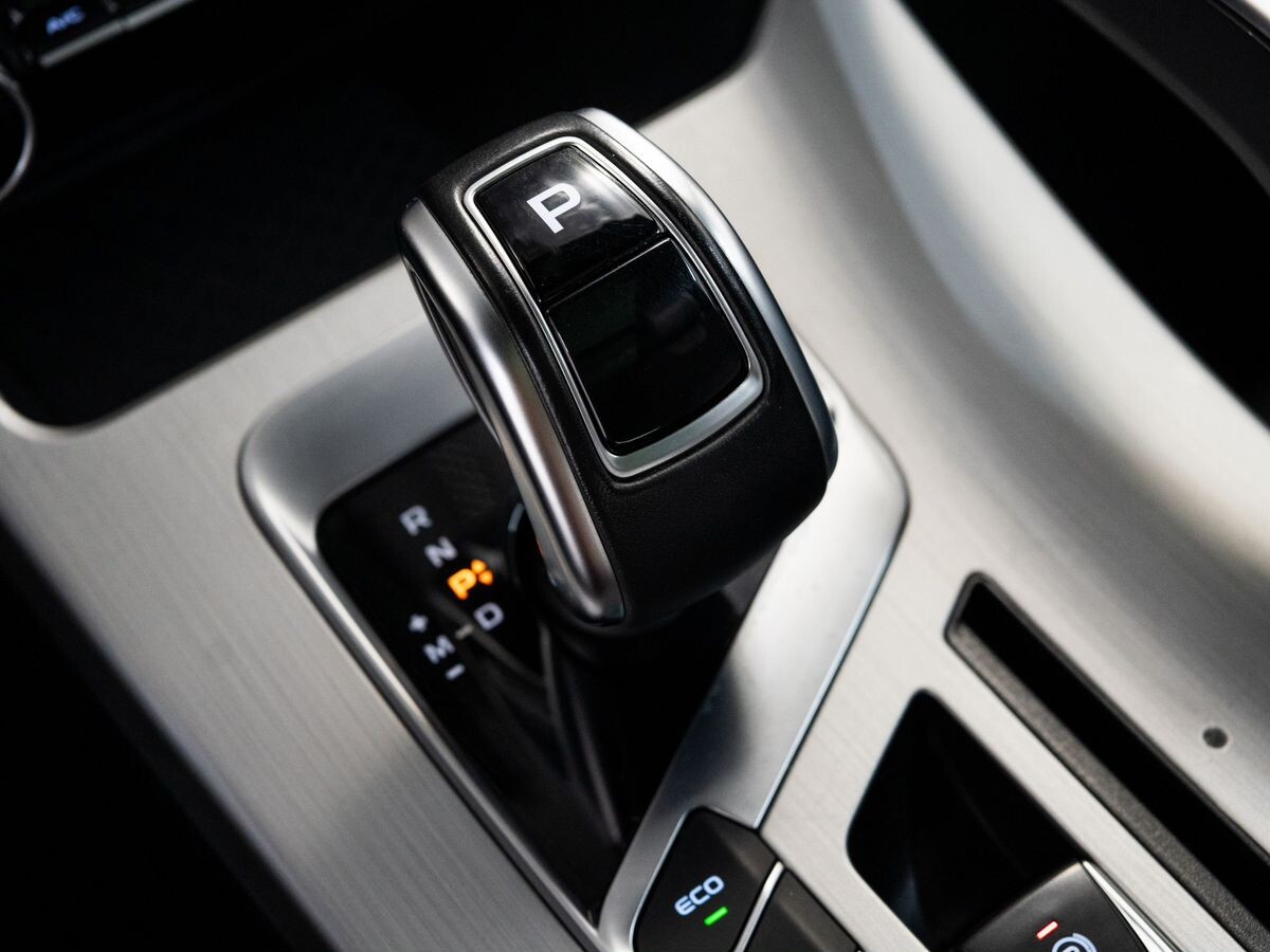 Geely Coolray 2022 - фото автомобиля