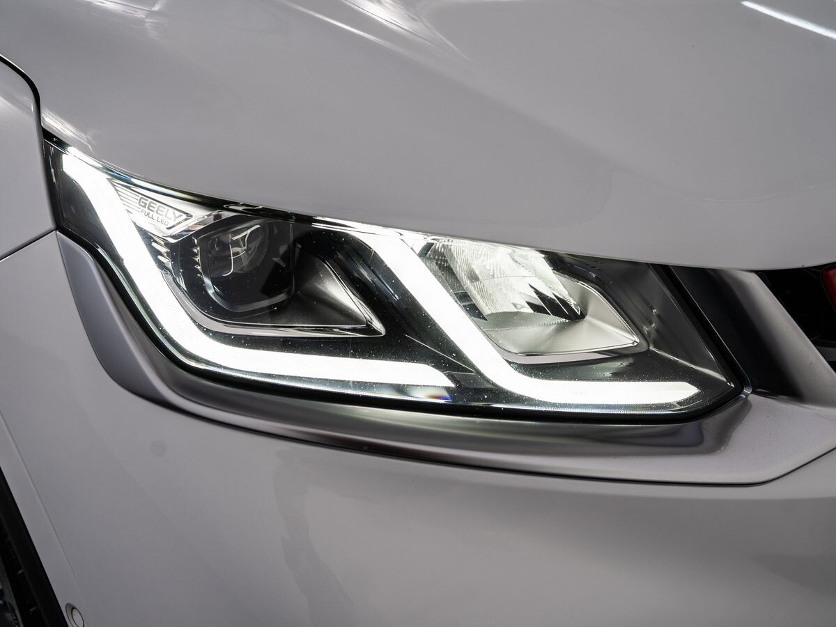 Geely Coolray 2022 - фото автомобиля