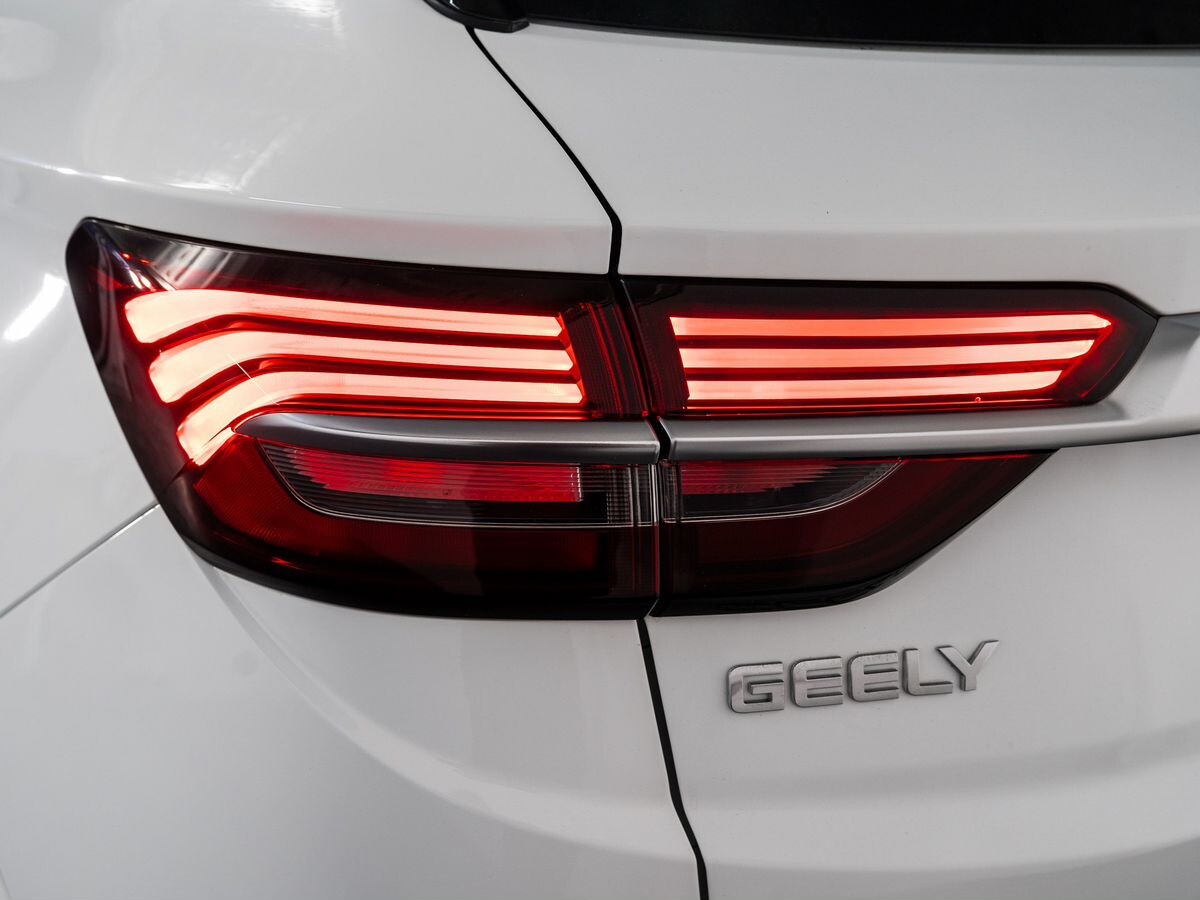 Geely Coolray 2022 - фото автомобиля