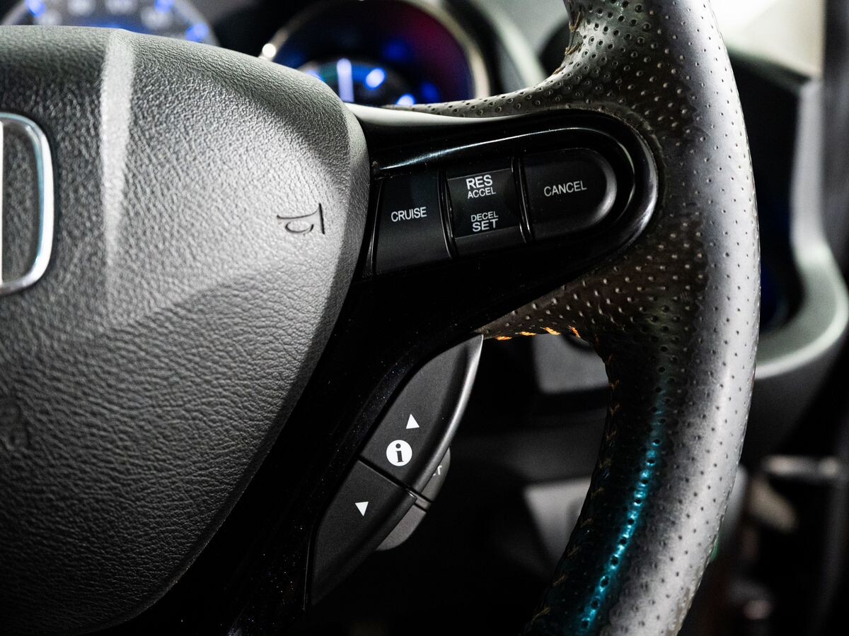 Honda Fit Shuttle 2012 - фото автомобиля