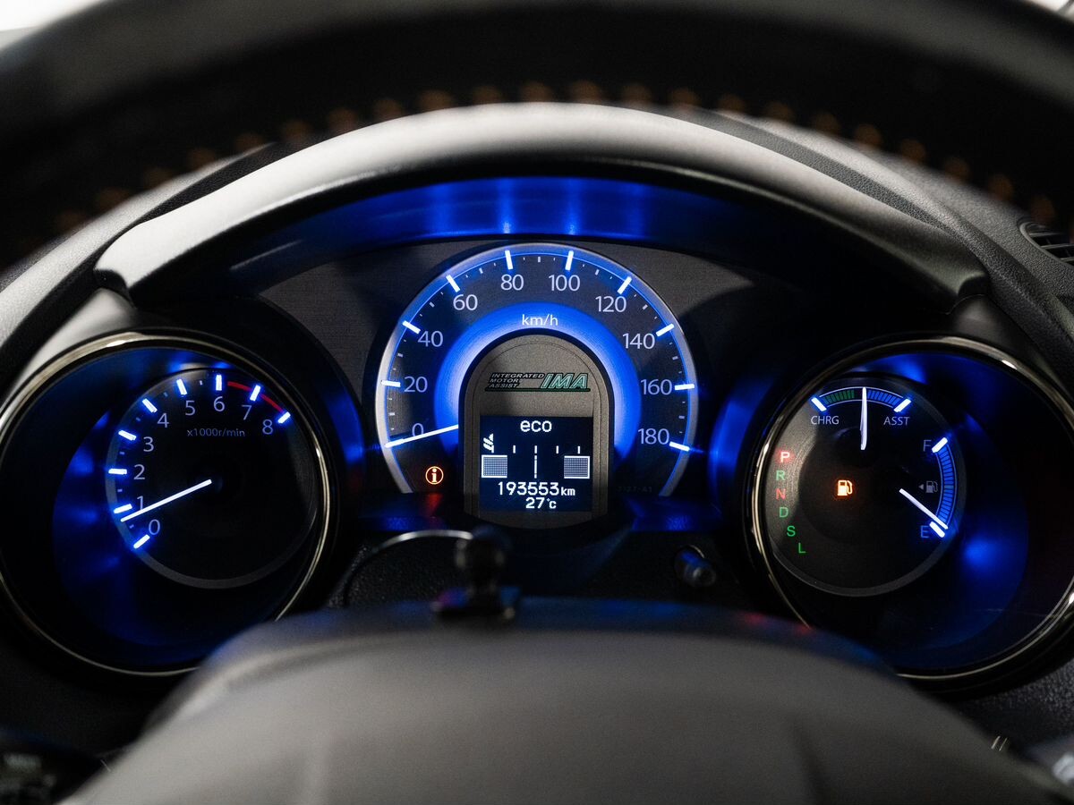 Honda Fit Shuttle 2012 - фото автомобиля