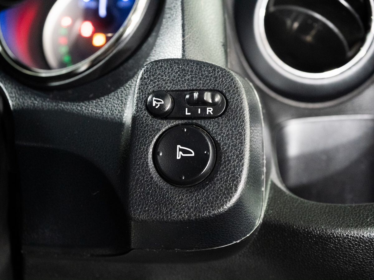 Honda Fit Shuttle 2012 - фото автомобиля