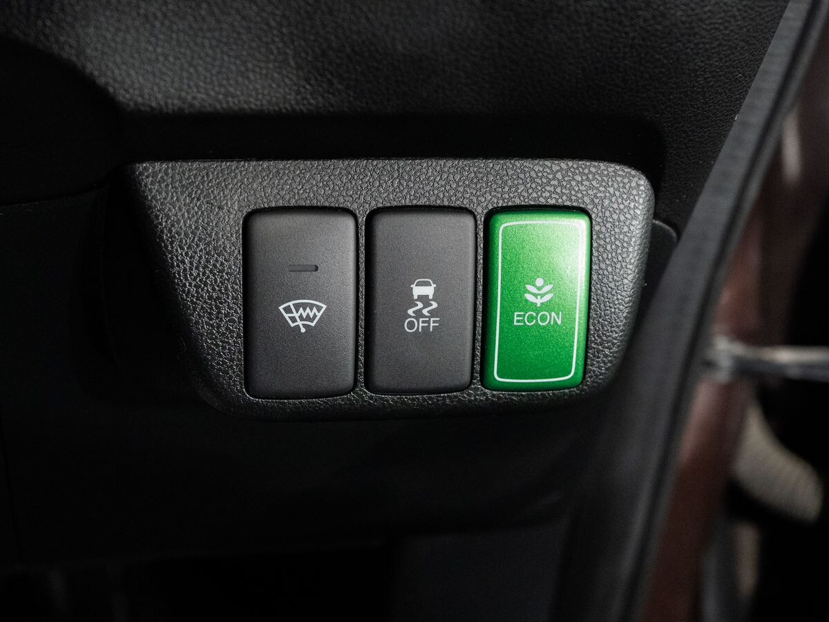 Honda Fit Shuttle 2012 - фото автомобиля