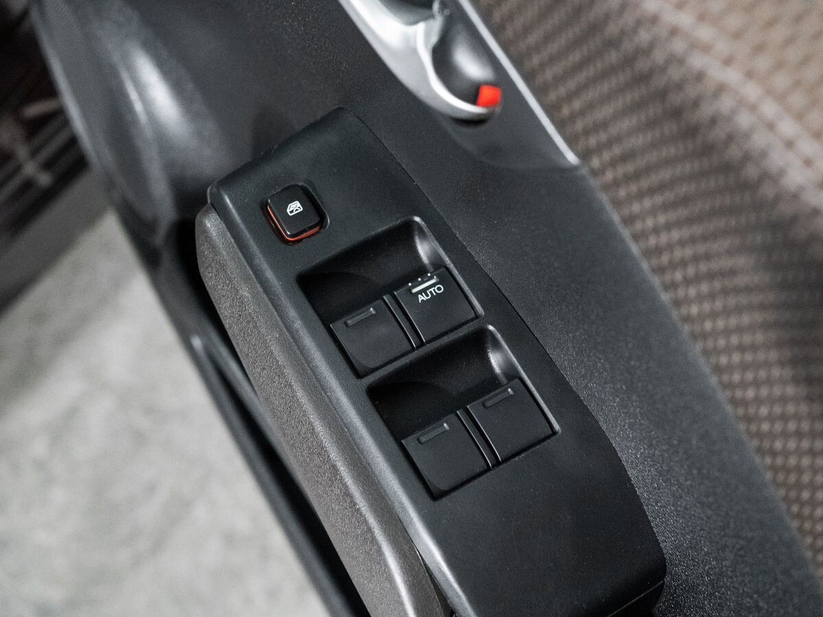 Honda Fit Shuttle 2012 - фото автомобиля