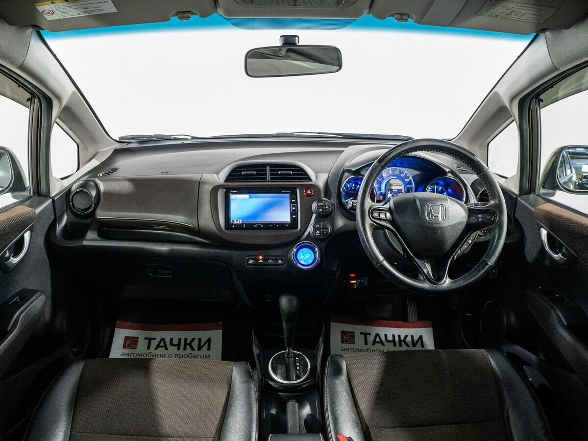 Honda Fit Shuttle 2012 - фото автомобиля