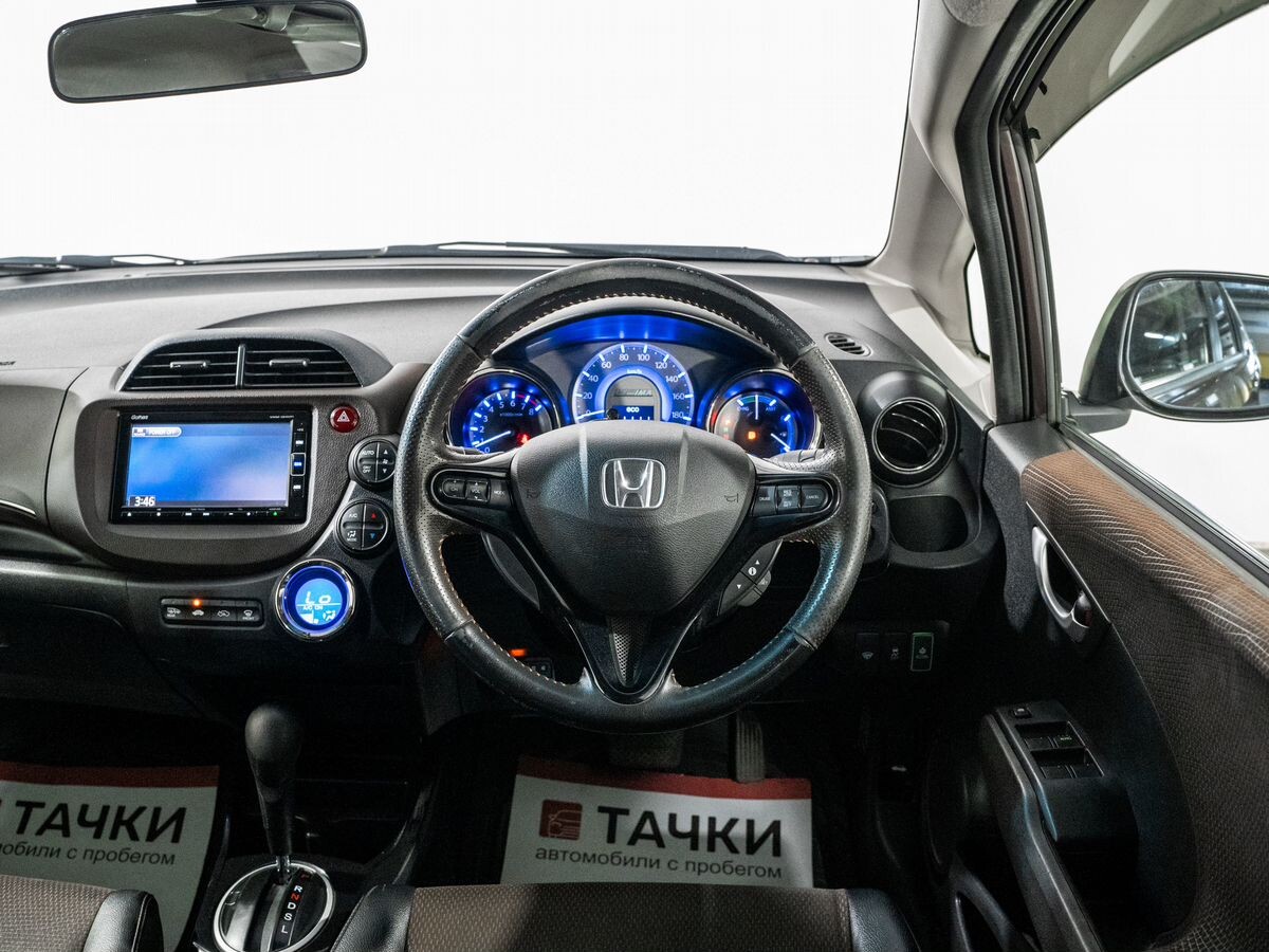 Honda Fit Shuttle 2012 - фото автомобиля