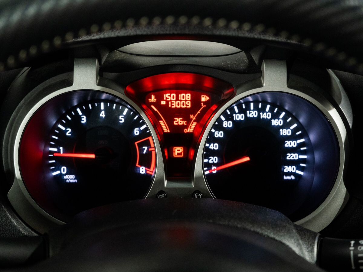 Nissan Juke 2012 - фото автомобиля