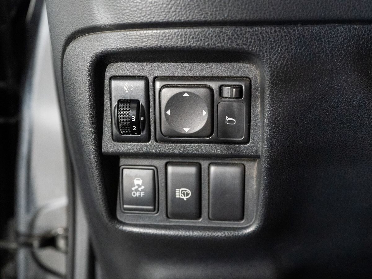 Nissan Juke 2012 - фото автомобиля