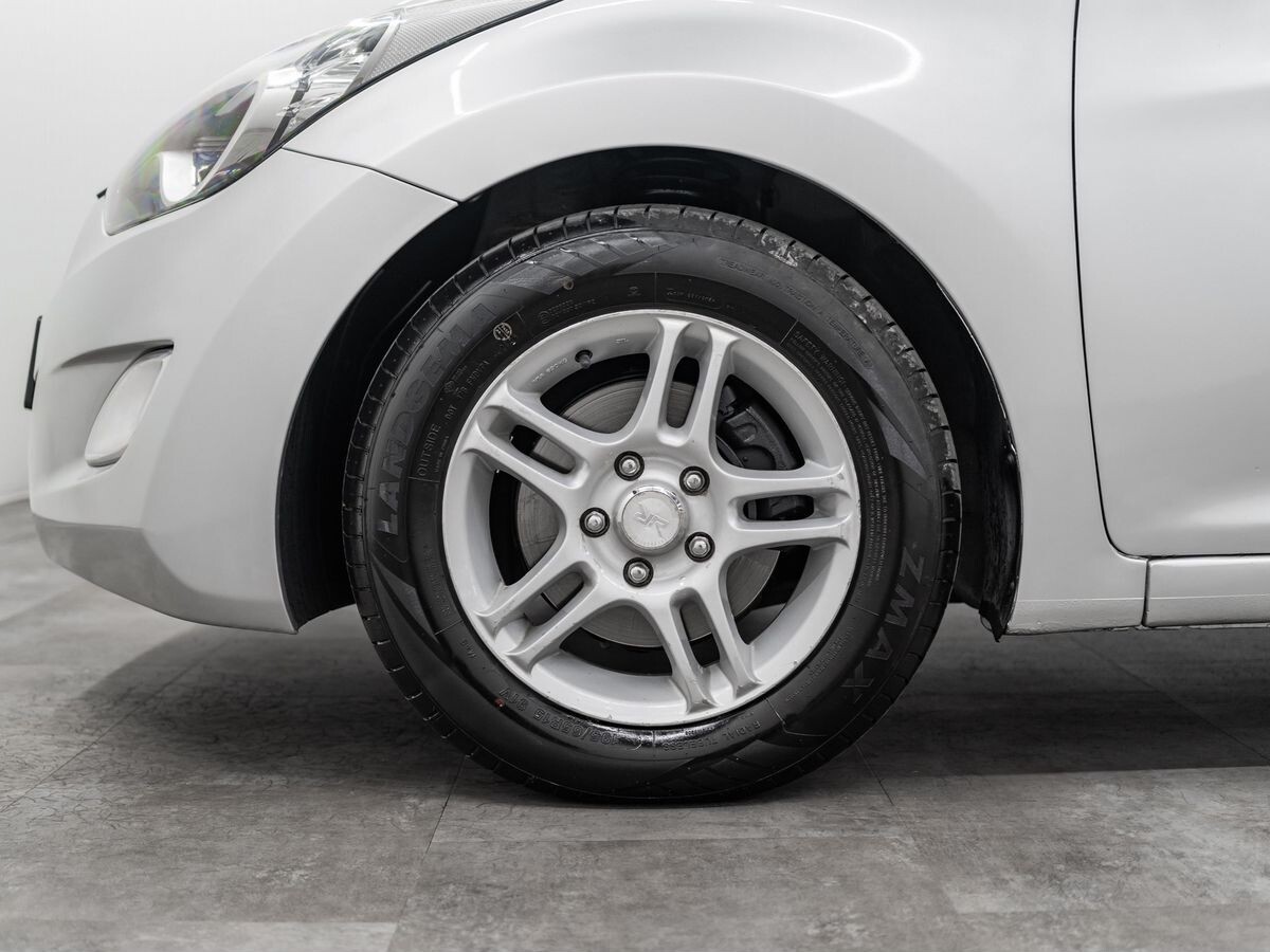 Hyundai Avante 2011 - фото автомобиля