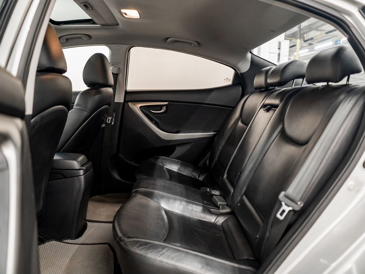 Hyundai Avante 2011 - фото автомобиля