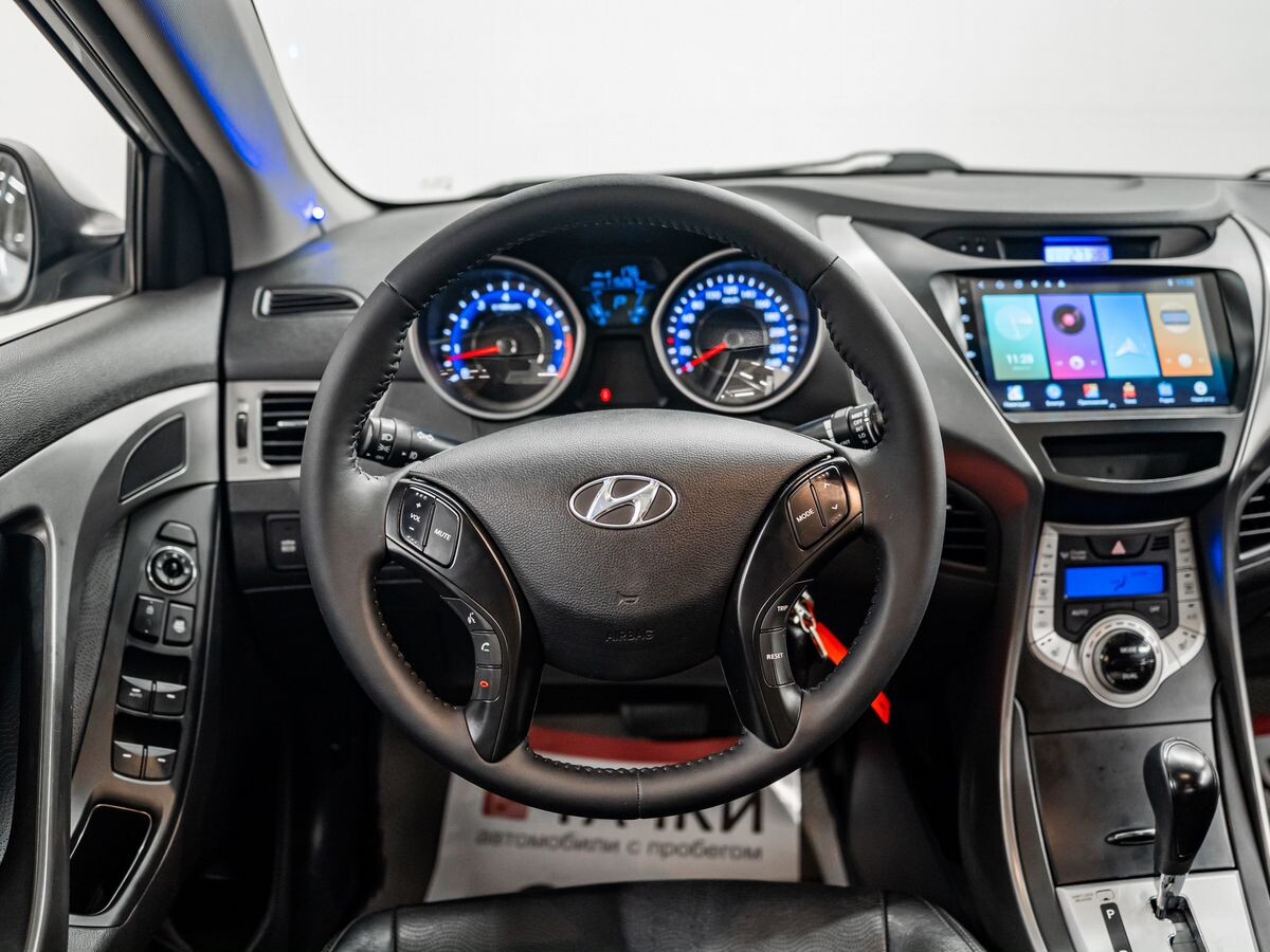 Hyundai Avante 2011 - фото автомобиля