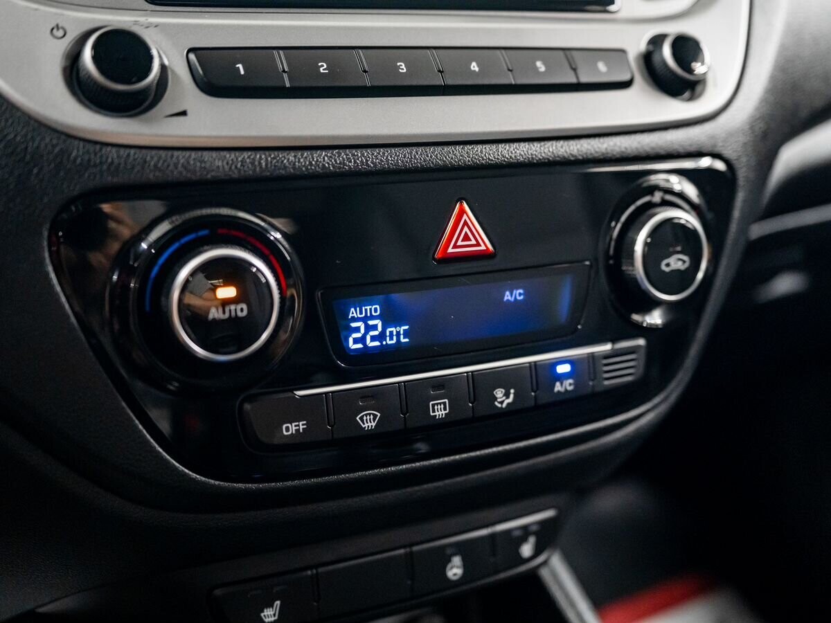 Hyundai Solaris 2019 - фото автомобиля